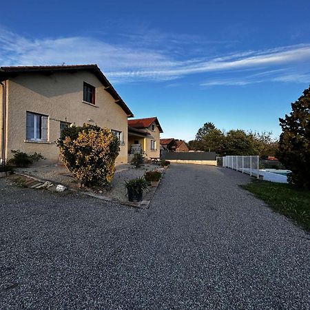 maison 10 personnes à la campagne dans une ferme fruitière uniquement à la semaine Montbarla Extérieur photo