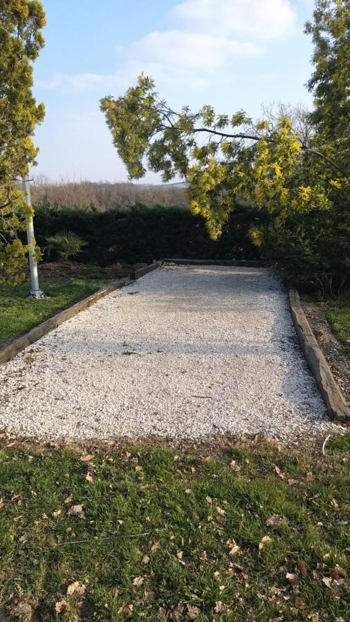 maison 10 personnes à la campagne dans une ferme fruitière uniquement à la semaine Montbarla Extérieur photo