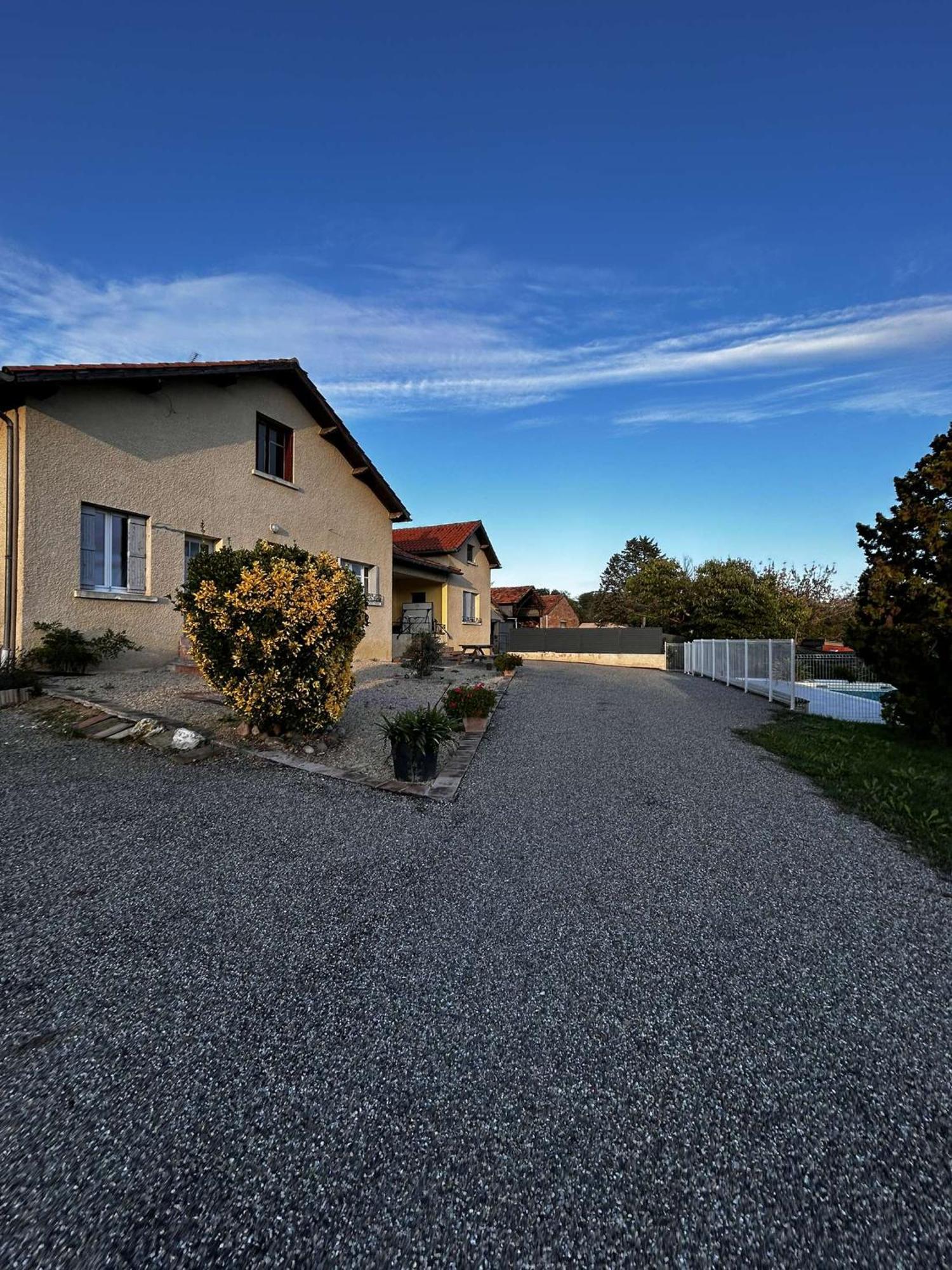 maison 10 personnes à la campagne dans une ferme fruitière uniquement à la semaine Montbarla Extérieur photo