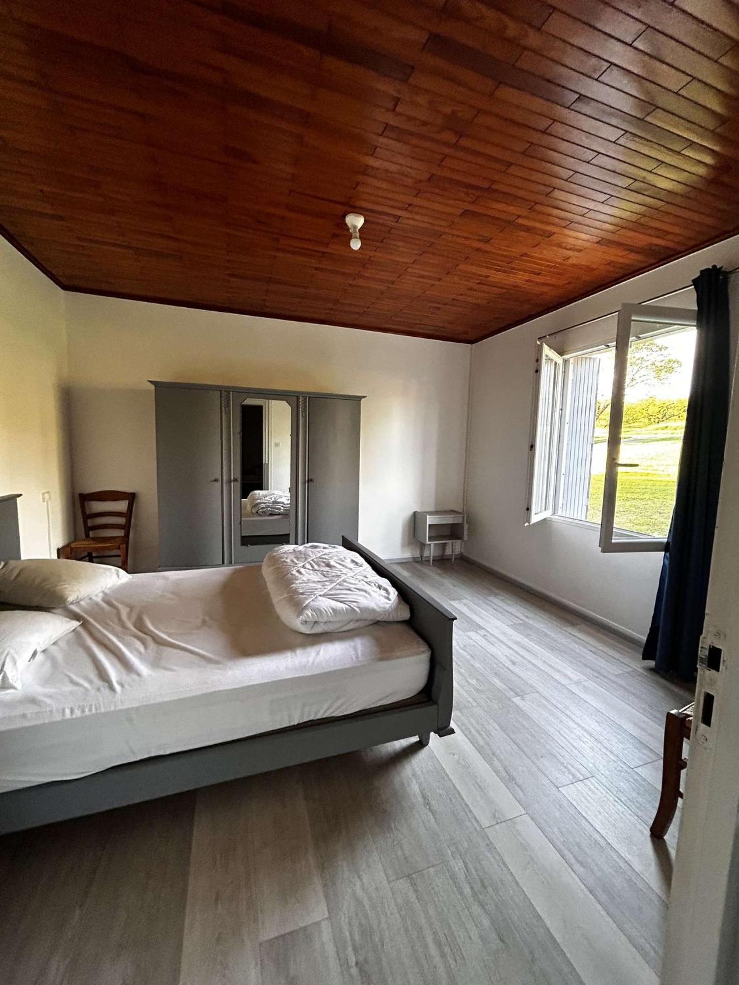 maison 10 personnes à la campagne dans une ferme fruitière uniquement à la semaine Montbarla Extérieur photo